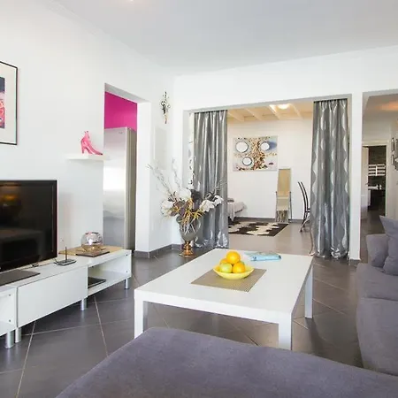 Playa Blanca Sleeps 8 Pool Air Con Wifi